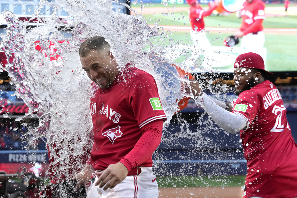 MLB(影)／「春天哥」單場雙響砲7打點　藍鳥轟垮洋基逼近美聯東王座