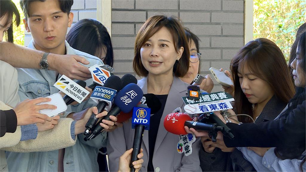 卓揆秀單據證自費包機訪日　藍白批「特權」　府方：何錯之有！