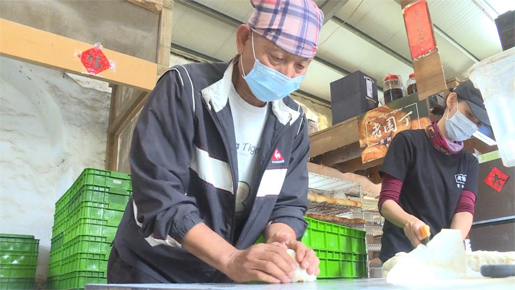 真「純手工」製作! 麵包師傅自立造屋、蓋窯烤手工麵包