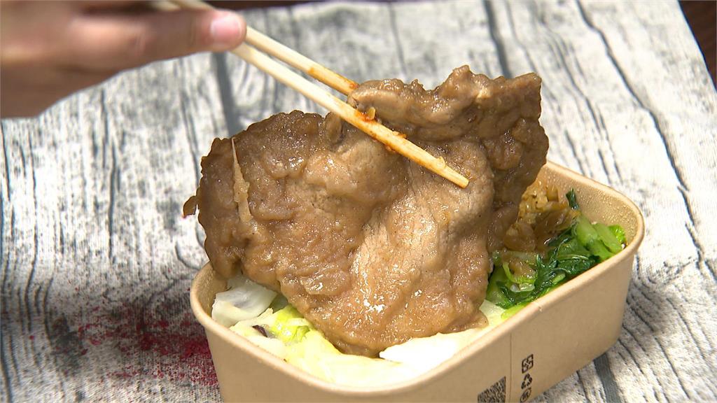 量販超市推平價便當 滷排骨+3種配菜60元