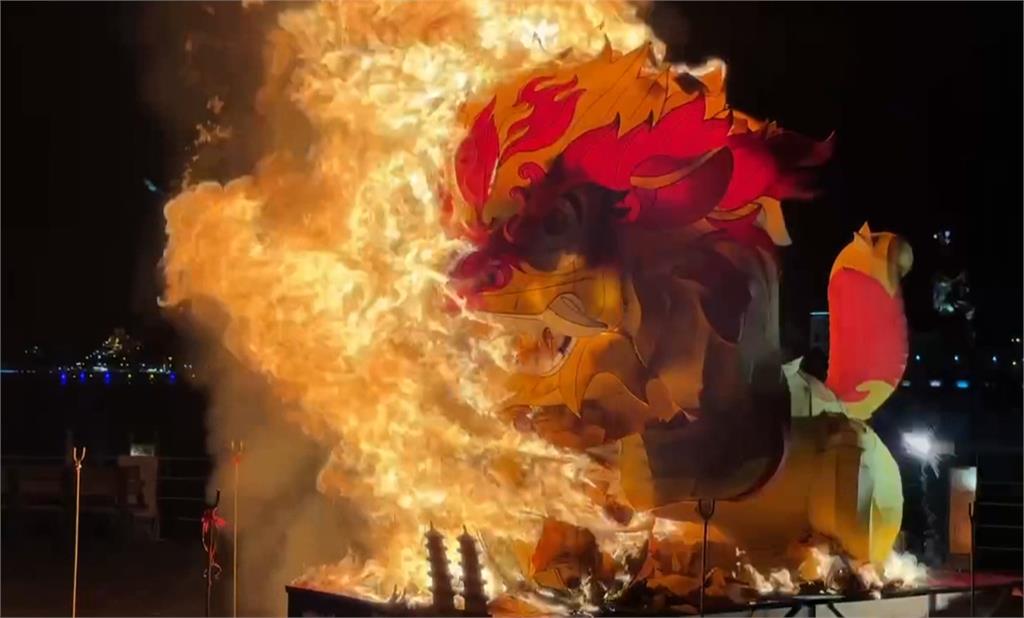 2025高雄萬年季閉幕！　「火獅燒化」祈求國泰民安、風調雨順