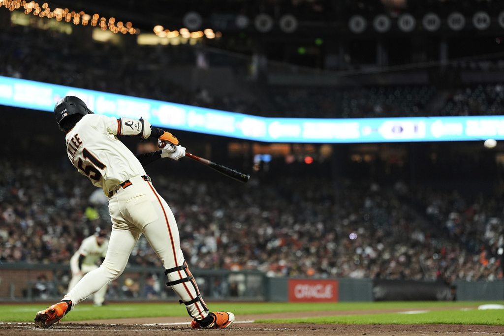 MLB(影)/「風之孫」本季第2支三壘安貢獻1分打點 巨人5:2踩扁釀酒人