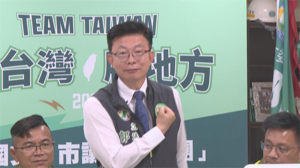 仿效動漫角色「獻出心臟」　郭國文競選手勢曝光