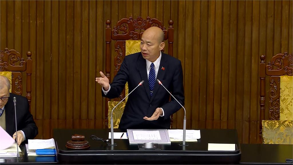 不甩國籍爭議?李貞秀立院初登板 獲韓國瑜祝福淚撒議場