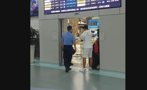 走出小港機場才發現行李沒拿! 韓籍男子「硬闖」遭警壓制