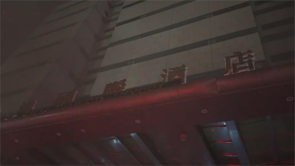 高雄85大樓深夜火警！　「艾美酒店」施工雜物突竄火煙