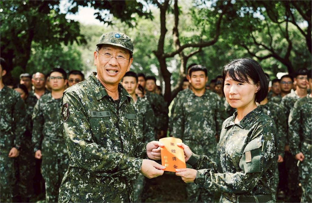 快新聞/辛苦了!顧立雄南下慰勉救災官兵 肯定即時應變守護家園