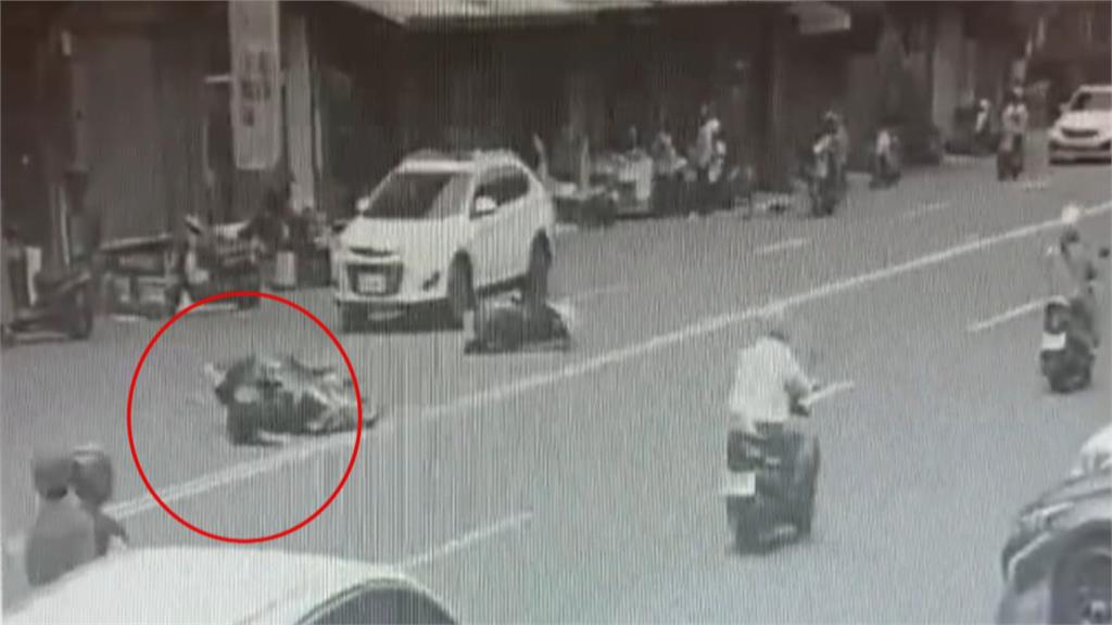 台中死亡車禍！騎士「勾到女童腳踏車」遭追撞捲車底亡