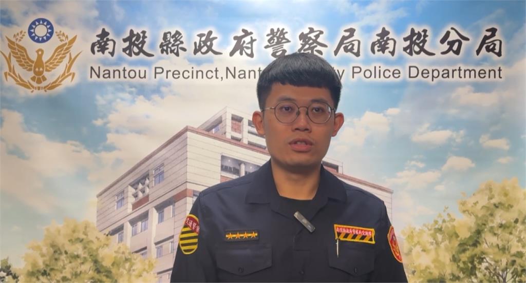 英勇畫面曝! 退休師碰碰車連4撞 白車神切車頭硬攔