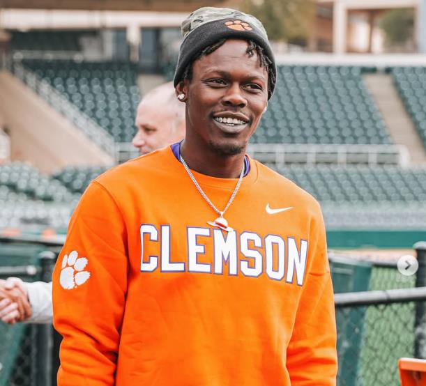 MLB/洋基Chisholm Jr.是超級動漫迷 掛「魯夫」新形態項鍊拍定裝照