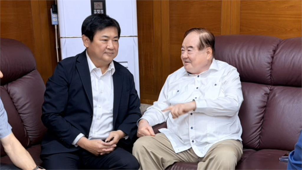 李乾龍追蹤器延燒遲不報案？李坤城酸：Linbay好油案翻版