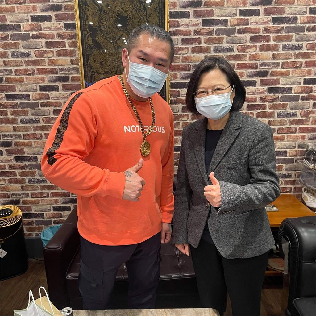館長再度「變色龍」!怒轟國民黨這1人「傷害友軍」:乾脆加入民進黨