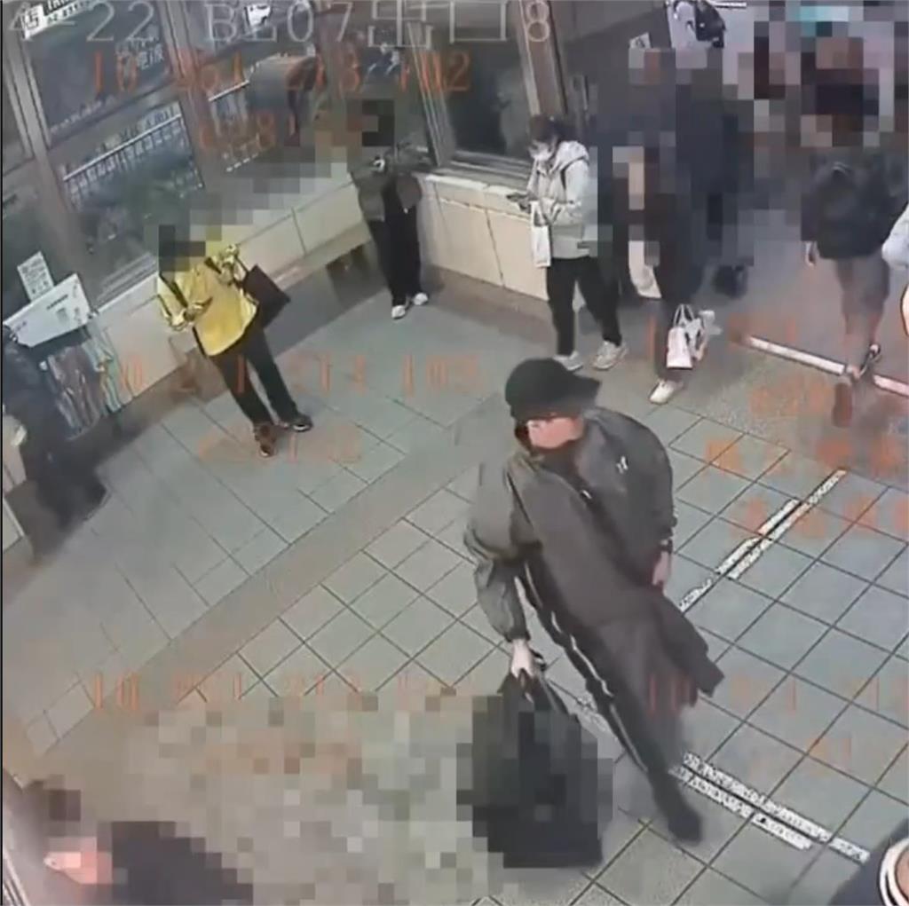 張文「最後一餐」畫面曝光　犯案前92分鐘超商「千元買豆漿」獨坐10分鐘