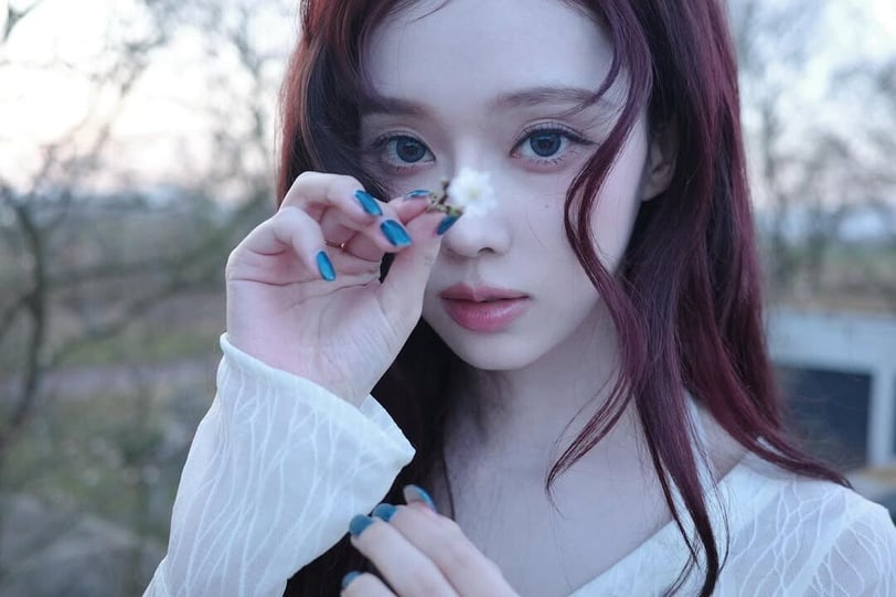 2025「女團同款」美甲範本!BLACKPINK Jennie酒紅法式超性感,這款出鏡率最高!