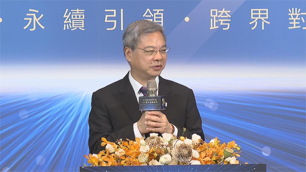 快新聞／AI不會泡沫化！台經院長喊「連氣泡都算不上」曝今年GDP可望衝這數字