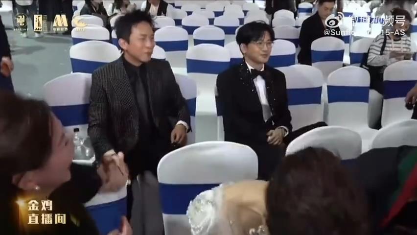 小虎隊蘇有朋赴中被猛捧「看你長大」!下秒「1幕翻車超糗」網笑瘋:是個假粉