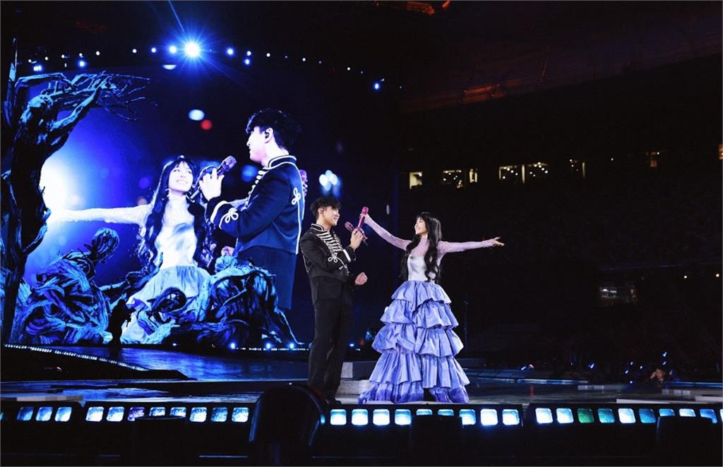 快新聞／林俊傑驚喜助陣蔡依林！「雙J」時隔13年再度同台飆金曲　