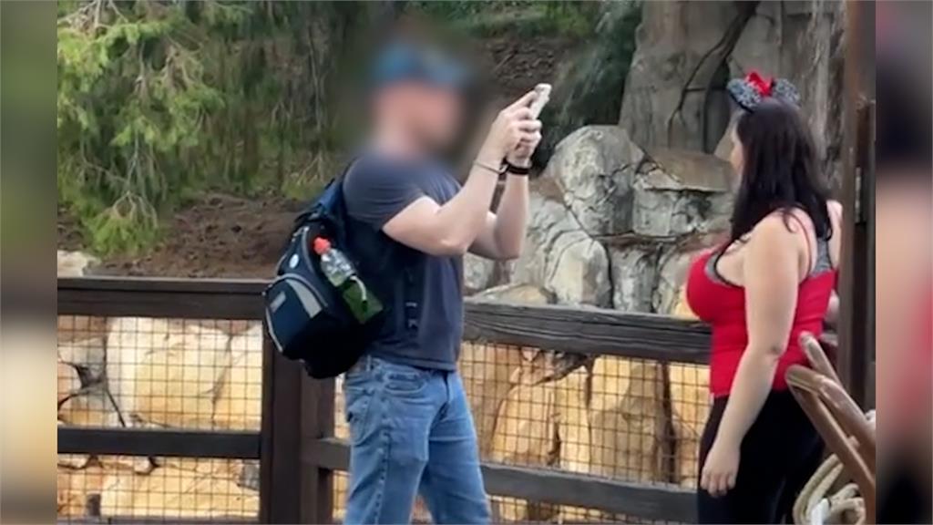 女遊客迪士尼「抖動大白球」被罵爆 網怒:到處都是孩子