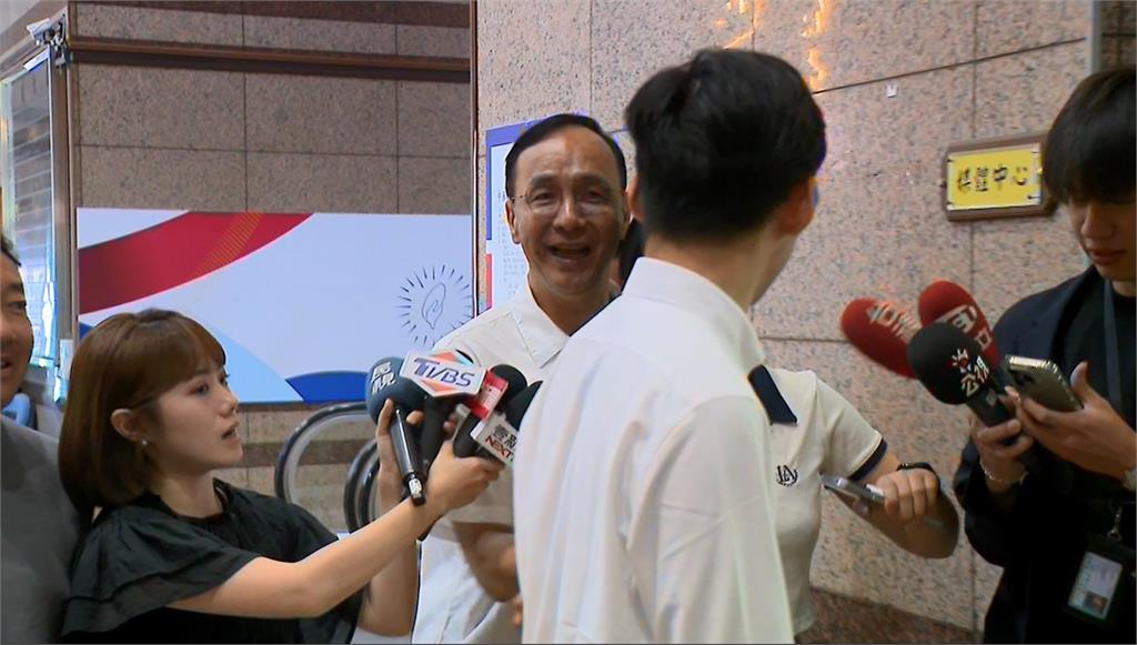 憂遭批「無心市政」盧秀燕不選藍黨魁?傳非朱勢力拱郝龍斌