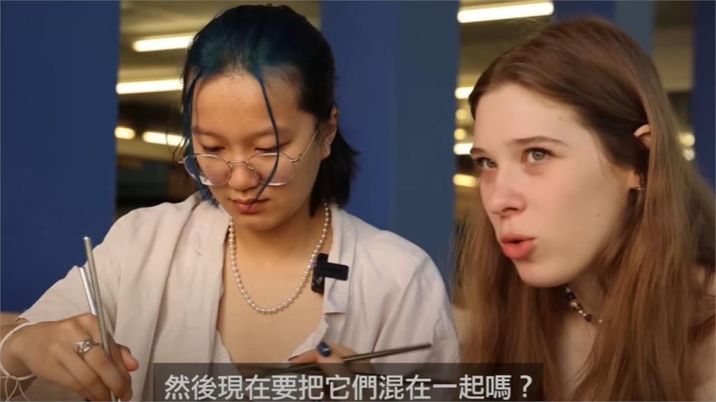 法國高中生「吃台灣泡麵」秒愛了！狂讚「這1口味最頂」：和珍奶同級
