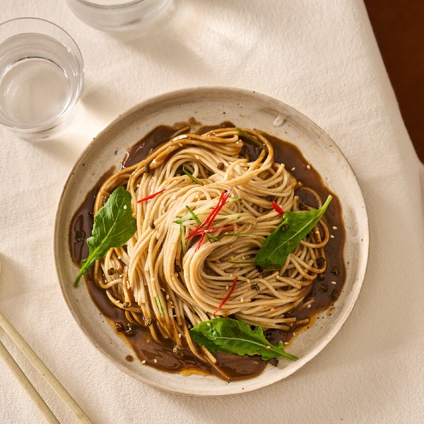 賈靜雯拌麵品牌也驗出毒油!官方急發聲明道歉:「1產品」已下架可退款