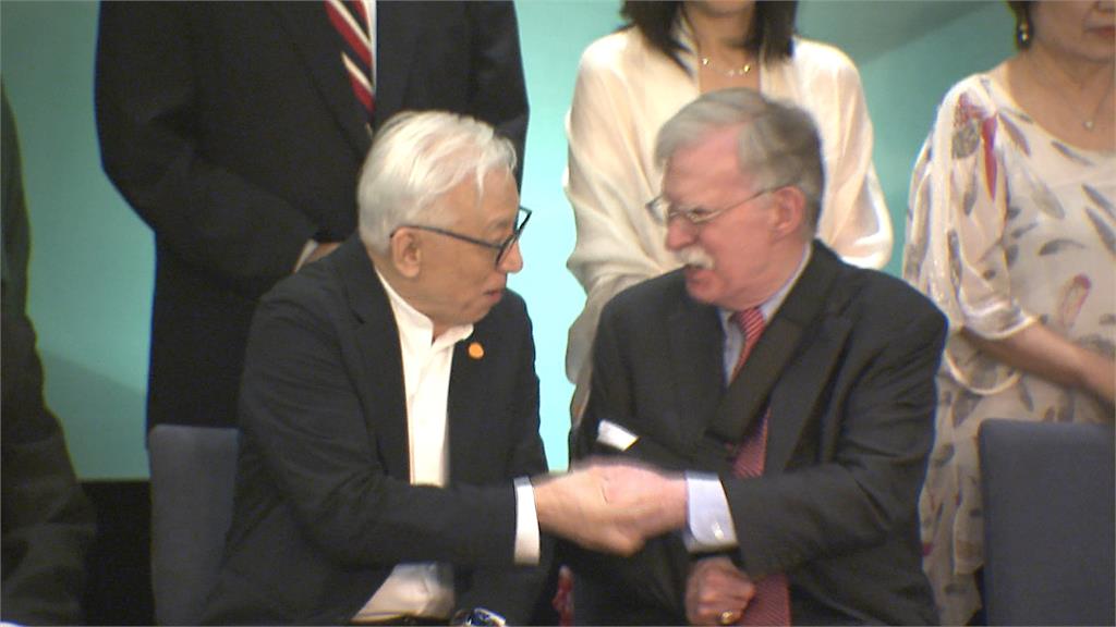 蔡賴出席FAPA40周年晚會 波頓、曹興誠演講力挺
