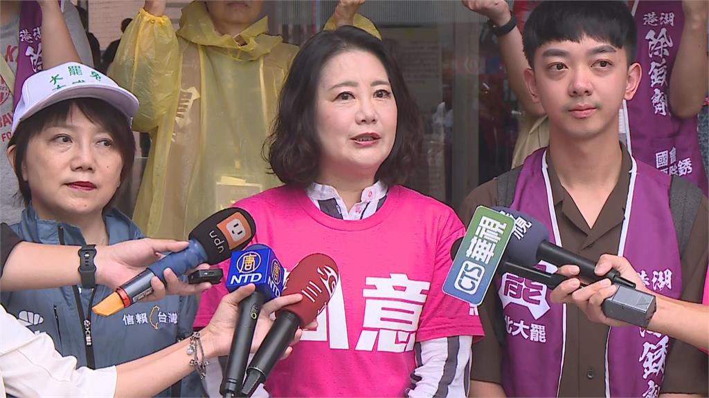 快新聞/李彥秀賣慘救支持度?「51戰隊」首站衝港湖 她喊:最後時刻咬緊牙根