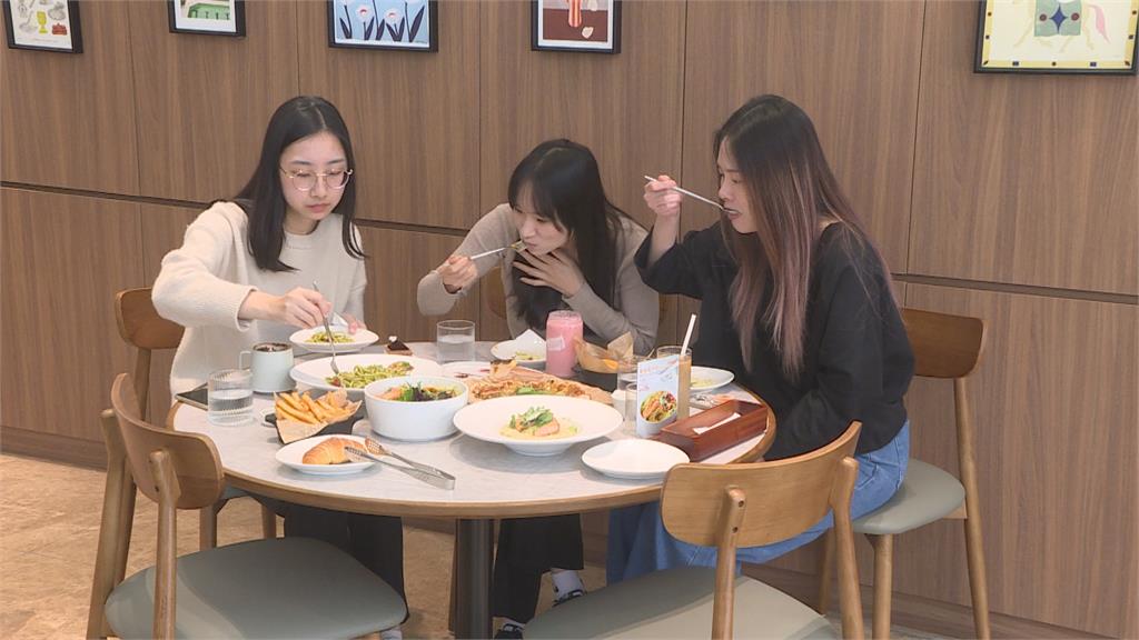 高雄百貨咖啡廳重新裝潢　「全日開放」享用美味下午茶