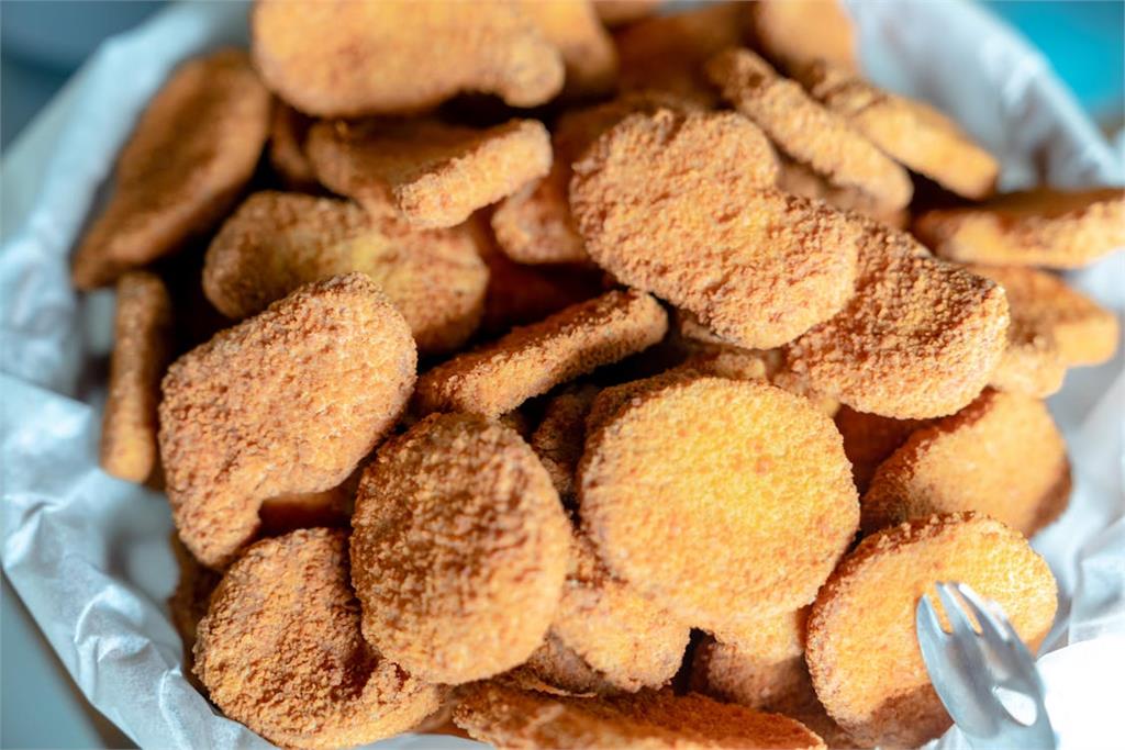 這樣的婆家你幾點回去?年夜飯「粥+麥克雞塊」她超傻眼:根本吃不飽
