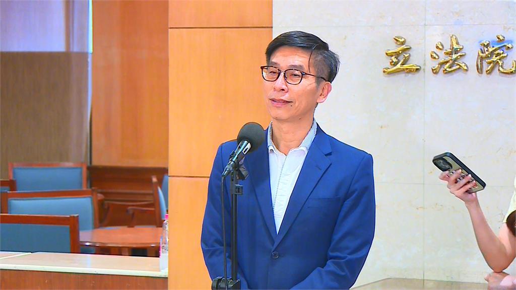 快新聞/洪秀柱參與九三閱兵 鍾佳濱酸還好有換柱:若當選恐成台版亞努科維奇