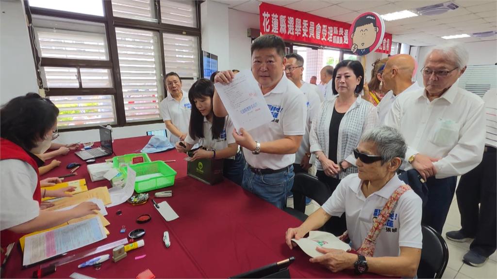 翁曉玲拖垮選情？　傅崑萁陪游淑貞登記關鍵字一出秒迴避