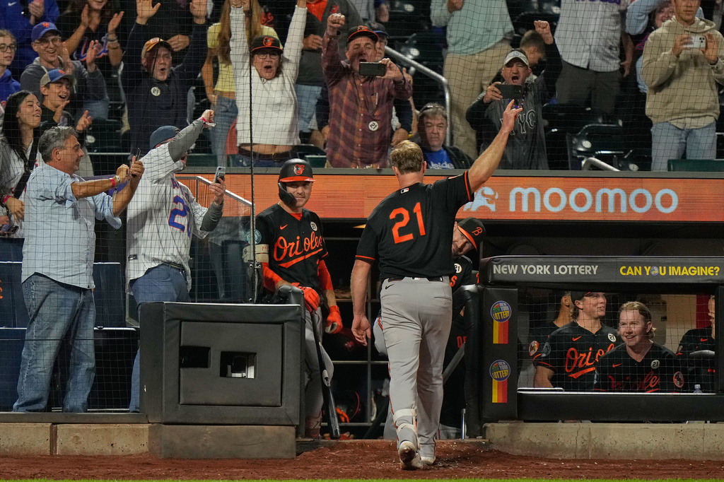 MLB(影)／北極熊回大蘋果老家開轟！阿隆索300轟球迷全場起立歡呼