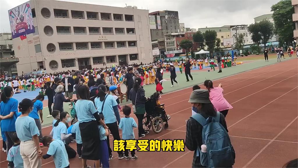 無差別對待！身障生參加跑步比賽與眾同樂　中國人妻淚讚：台灣教育好