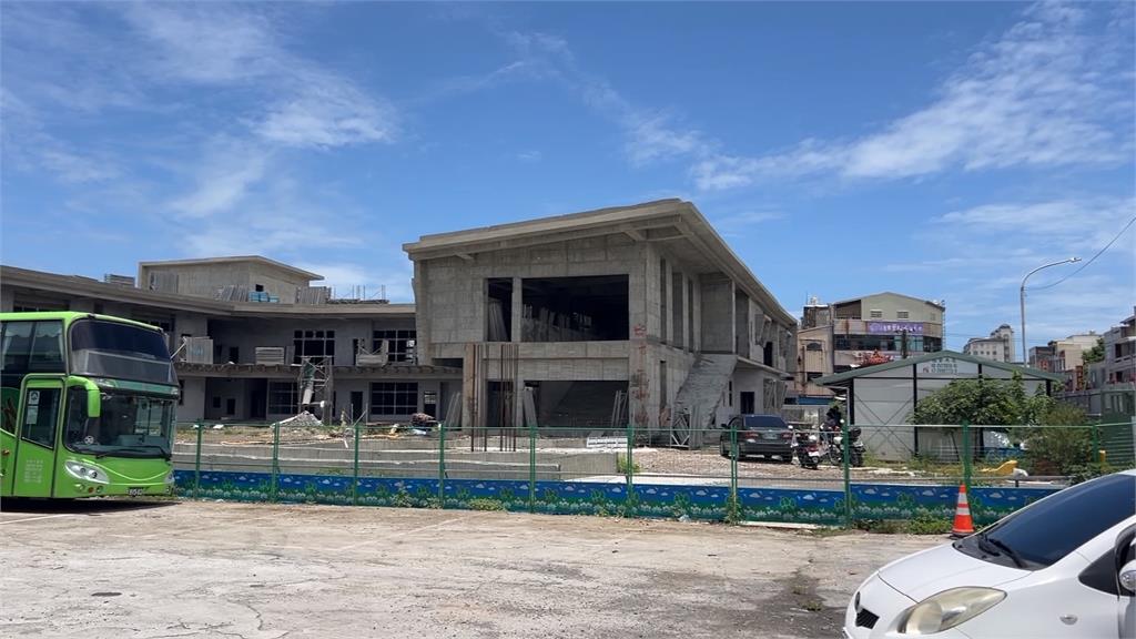 雲林北港斥資上億蓋鎮立幼兒園 才蓋一半!廠商違約落跑工程停擺