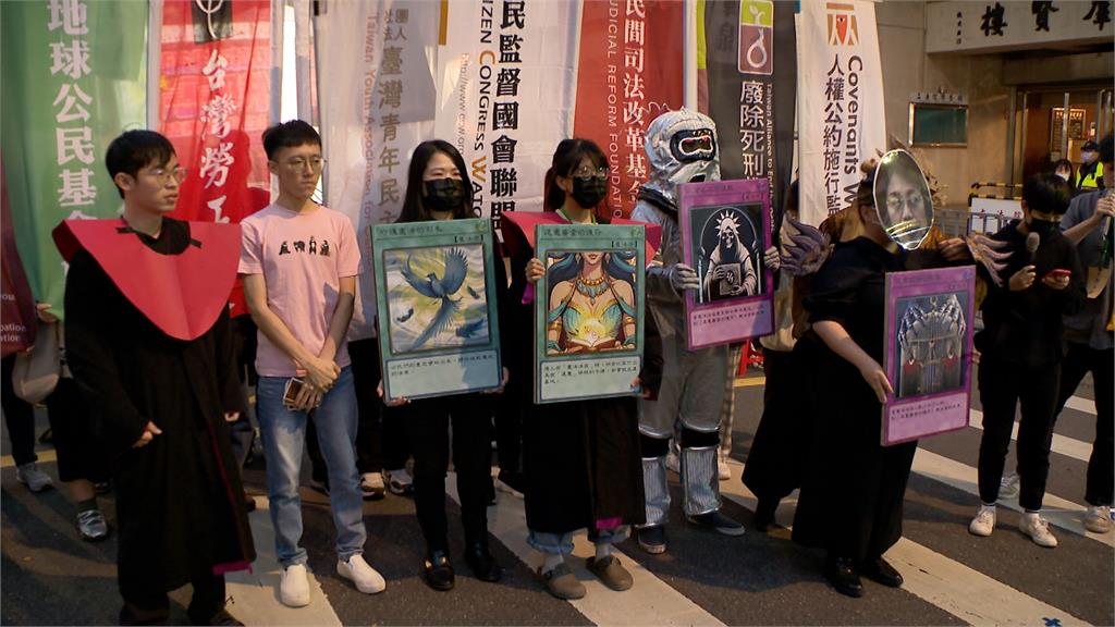 18民團齊聚立院群賢樓 籲國民黨撤「憲法訴訟法」修法