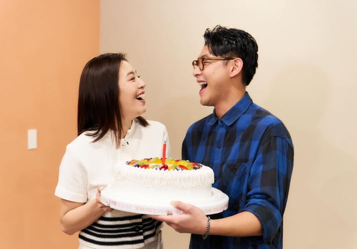 劉品言拋震撼彈宣布「結婚+懷孕」!網挖過去合照嚇壞:根本沒藏
