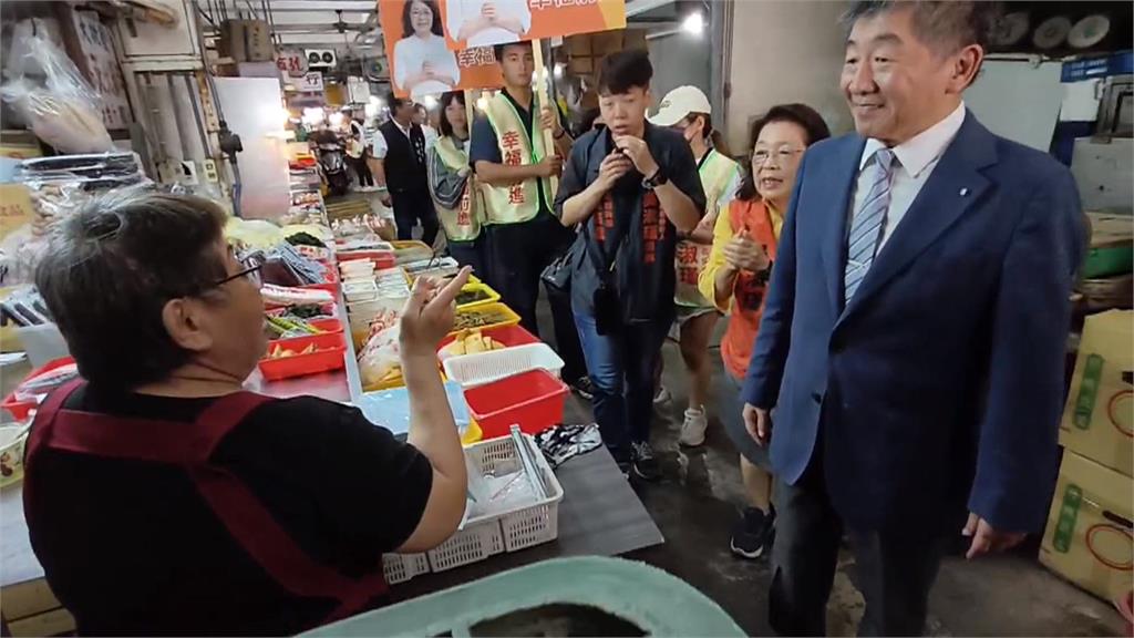 民進黨澎湖黨部首波聯合掃街　陳時中跨海站台吳淑瑾