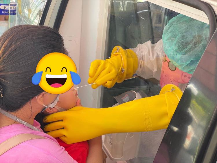 兒童快篩超難?醫戴「佩佩豬面具」安撫情緒 舉動暖哭爸媽:好用心!