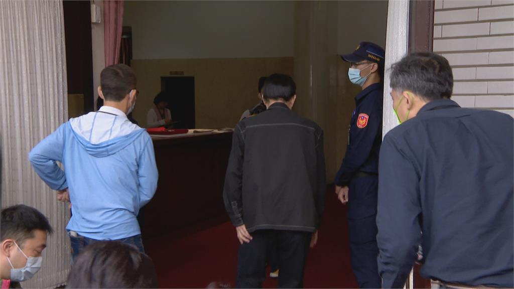 余天宣布爭取不分區!挺李坤城接棒 綠三重立委初選三腳督激戰