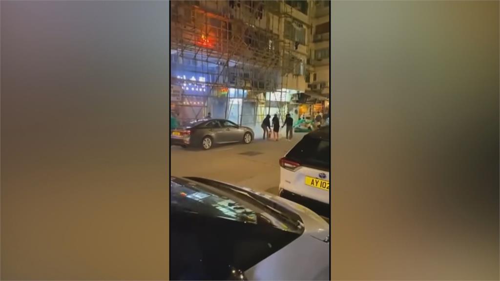 又傳惡夜火警!香港荃灣北京樓起火 上百住戶緊急疏散