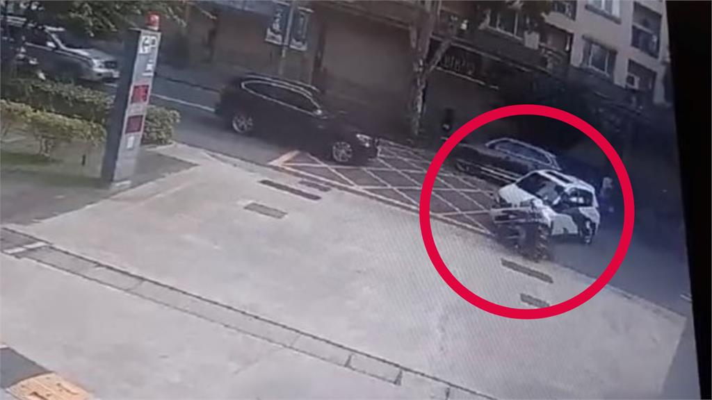 驚魂一瞬間!王瞳驚傳車禍…機車「車頭全毀」 她親曝現場狀況!