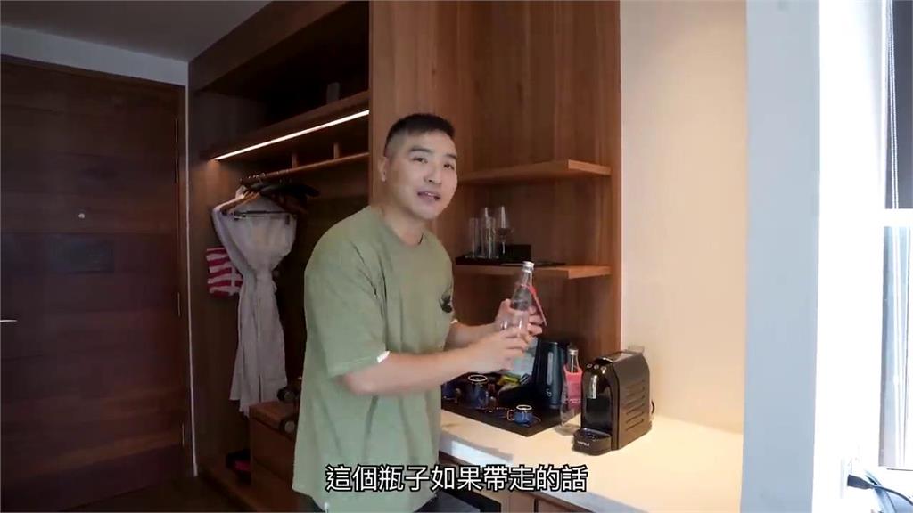 好臭!越南富國島飯店房間飄怪味 「來源竟是這地方」他一聞崩潰了