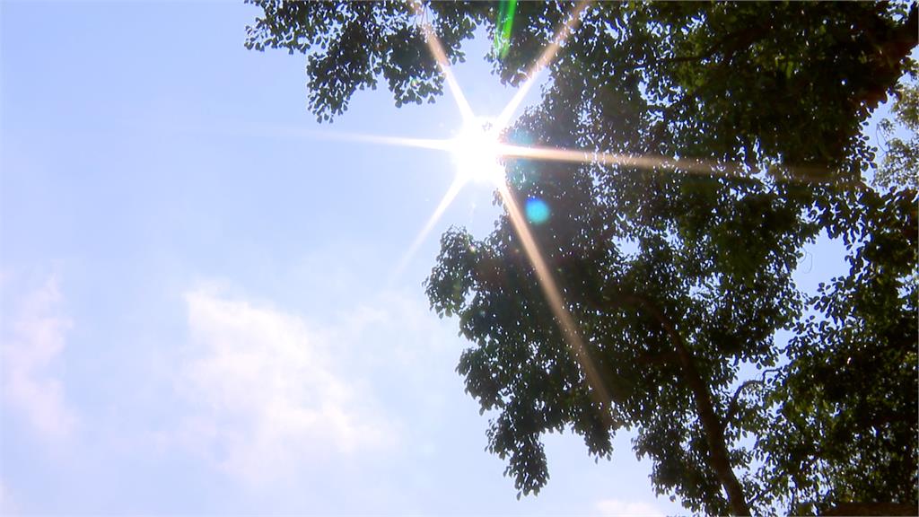 高溫、午後雷陣雨成常態　巨大低空彩虹現蹤台東知本