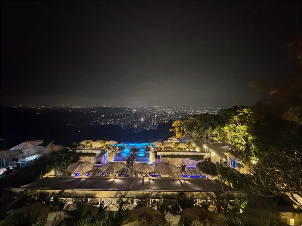 山下智久合體周杰倫!曬「陽明山夜景」告白台灣 山下智久來台合體周董秀「兄弟情」!打卡「陽明山」夜景照:我愛這個地方