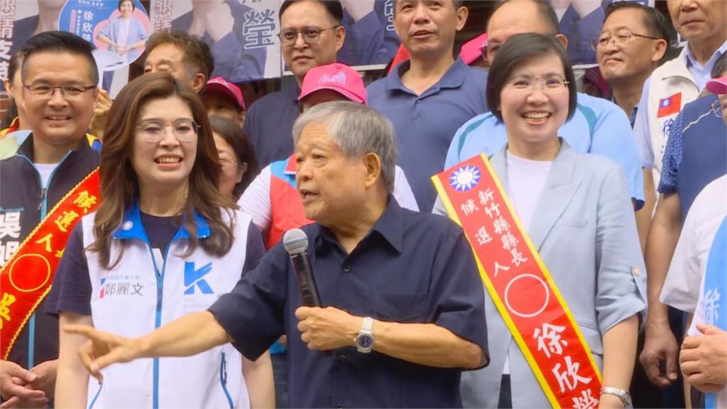 大場面…前新竹縣長突「出拳開揍」鄭麗文！衝突畫面全曝光　他看傻：被電了