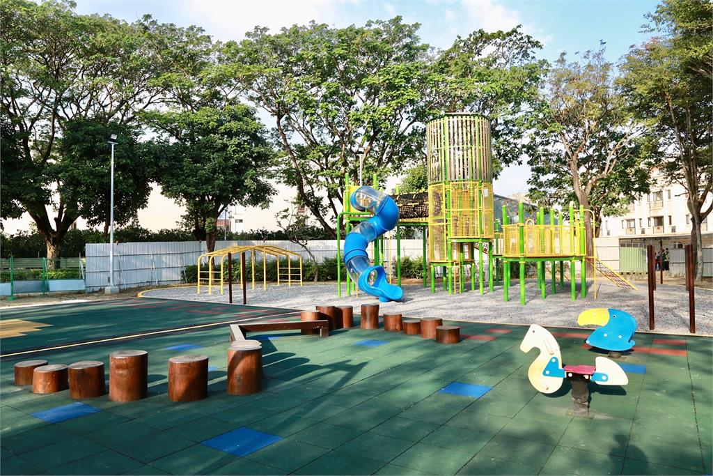 台南麻豆特色遊戲場完工 黃偉哲：結合排水改善打造宜居環境