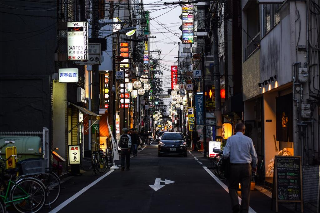 日人妻約東京聚餐!一見面帶「全家老小」沒付錢就閃 她慘噴2萬氣炸