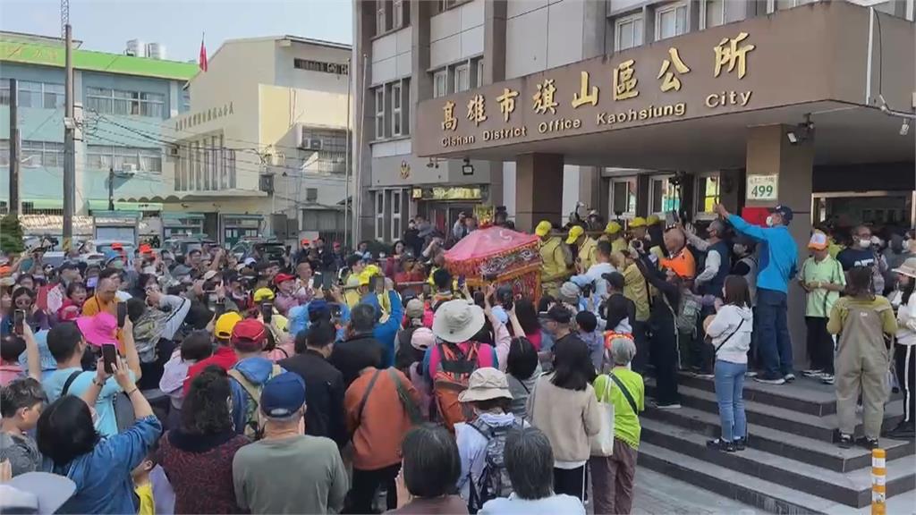 白沙屯媽祖起駕! 市長參選人﹑立委恭迎扶轎