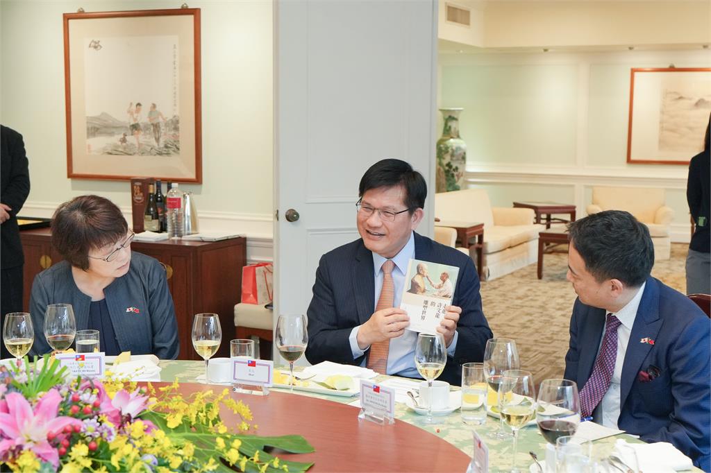 快新聞/接待日眾議員小林鷹之 林佳龍:盼台日共築「民主非紅供應鏈」