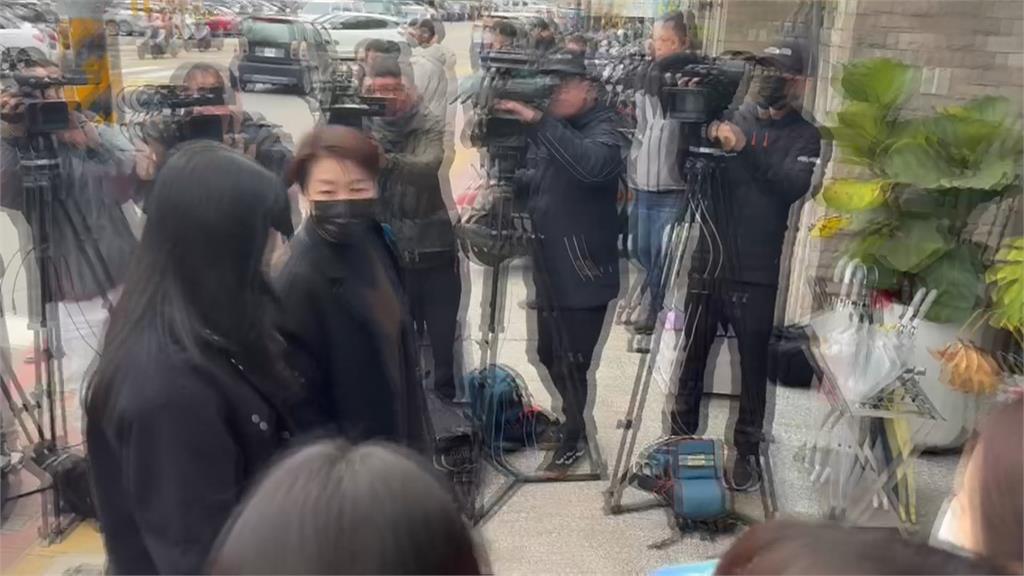 民眾黨赴新竹弔唁柯父 周榆修:柯文哲依法申請奔喪